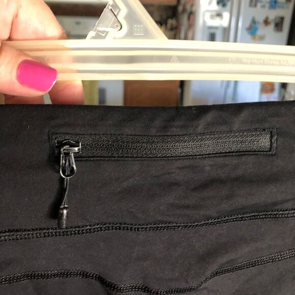 Lululemon Black Multi-Pocket Ankle Leggings - 4 - Picture 10 of 13